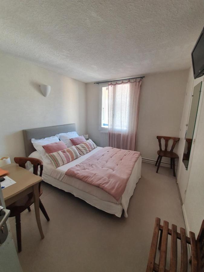 Hotel L'Envie Des Mets Lus la Croix Haute Bagian luar foto