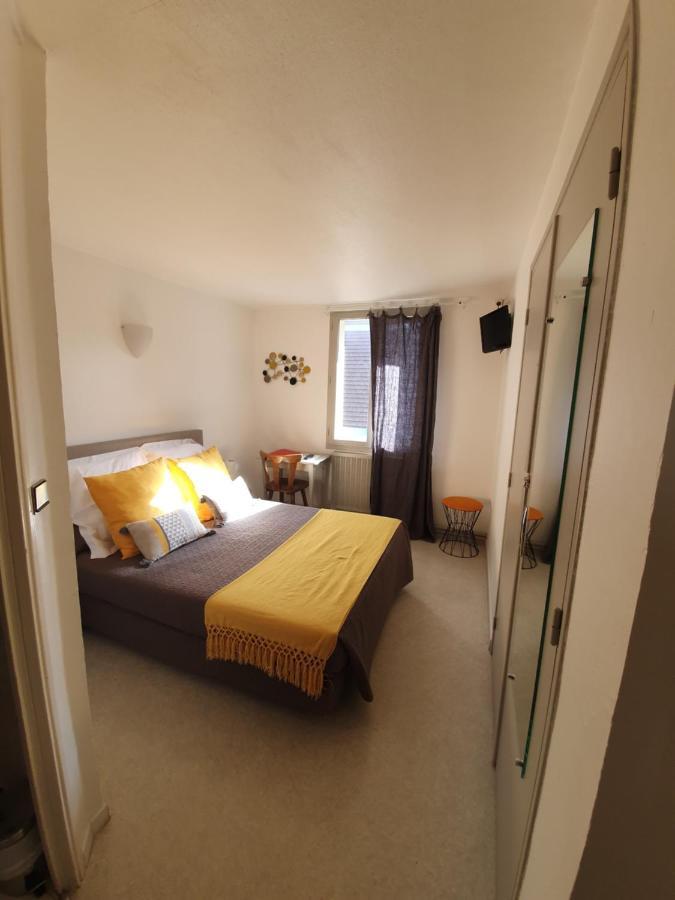 Hotel L'Envie Des Mets Lus la Croix Haute Bagian luar foto