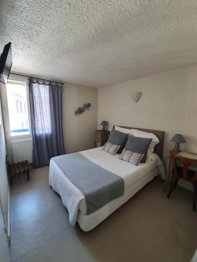 Hotel L'Envie Des Mets Lus la Croix Haute Bagian luar foto