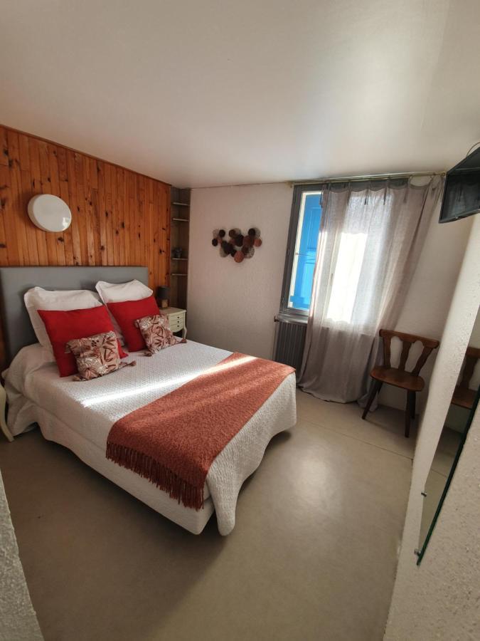 Hotel L'Envie Des Mets Lus la Croix Haute Bagian luar foto