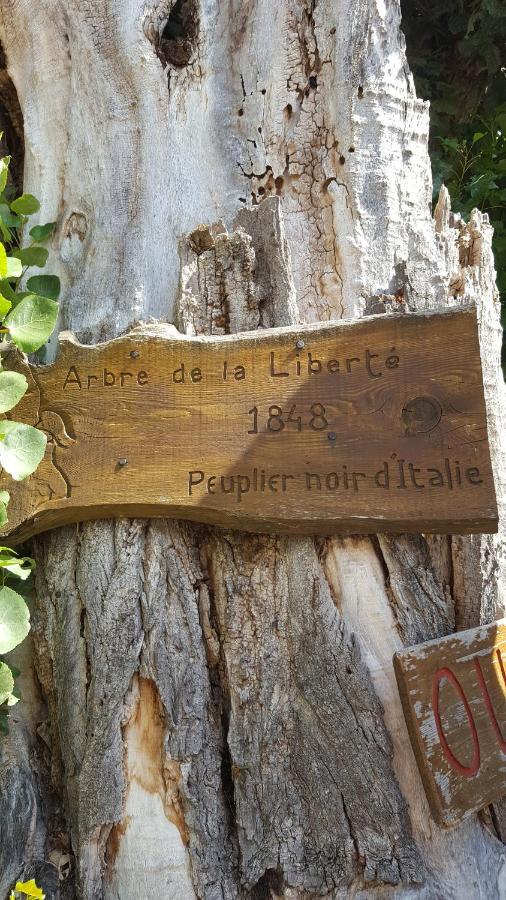 Hotel L'Envie Des Mets Lus la Croix Haute Bagian luar foto