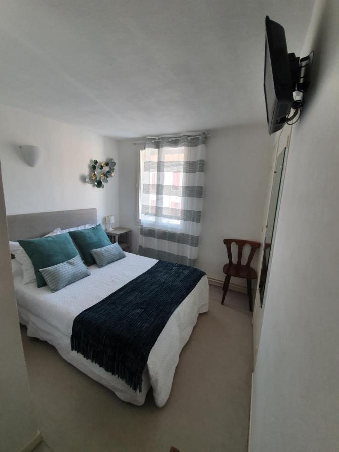 Hotel L'Envie Des Mets Lus la Croix Haute Bagian luar foto